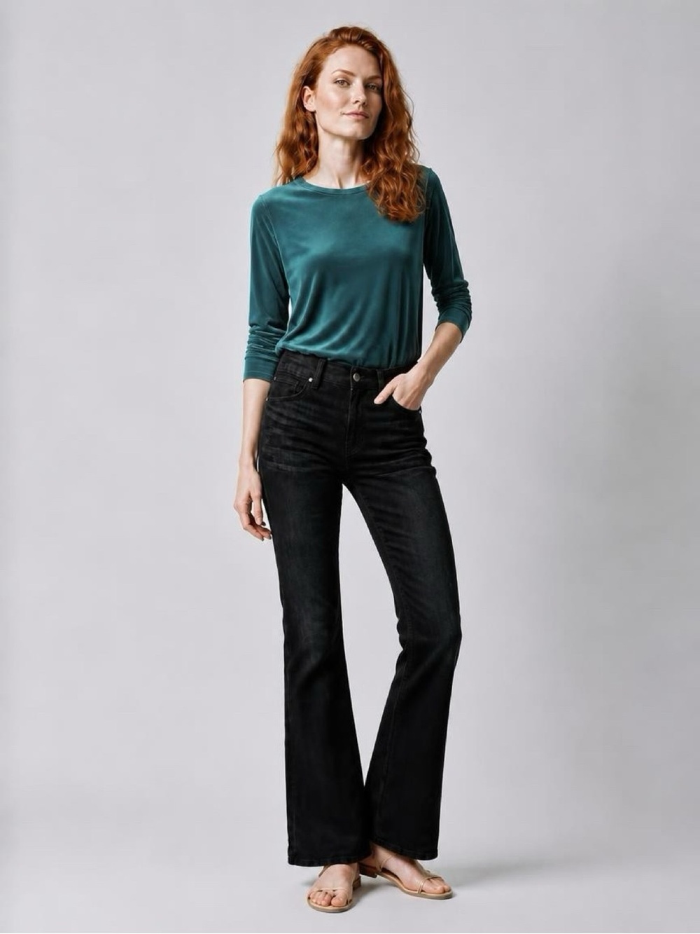 NWT Forever 21 Black Flare Jeans with Velveteen Finish Size 29 Tall